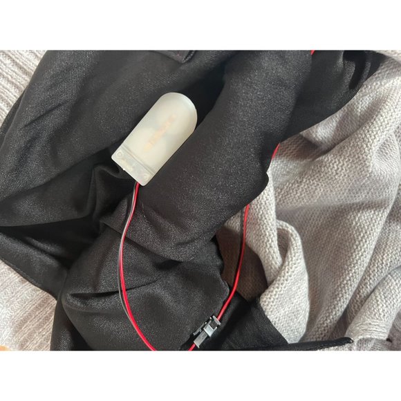 Blizzard Bay Christmas Sweater Blinking Skating Penguin XL Grey Holiday Acrylic - Picture 11 of 16